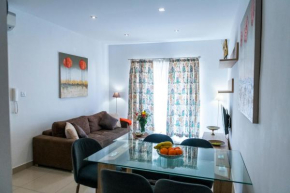 Rua Cosy Apartment Sliema (3 Bedroom 2 Bathroom), 2 mins walk from sea